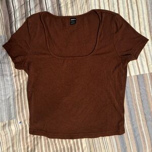 Skin tight short sleeve ribbed crop top